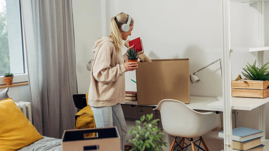 College Dorm Moving: Checklist & Tips for Moving Day