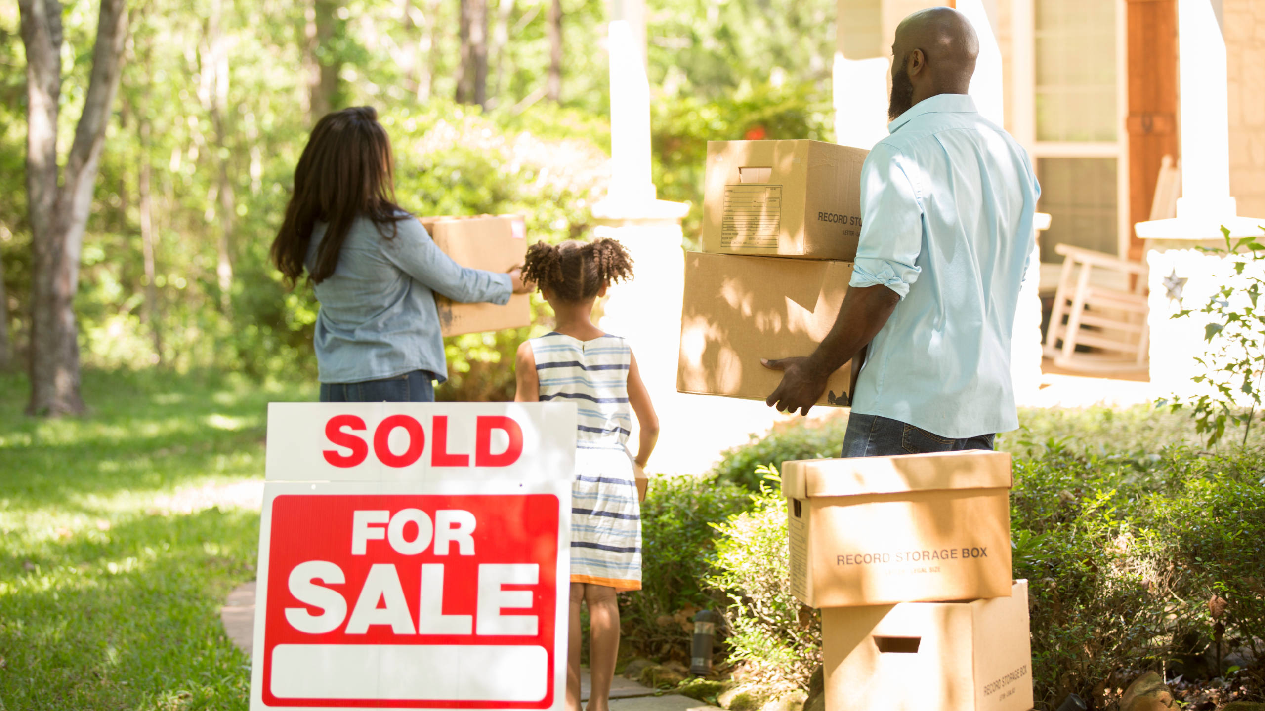 Beat the Heat: Essential Tips for Moving in Summer Like a Pro